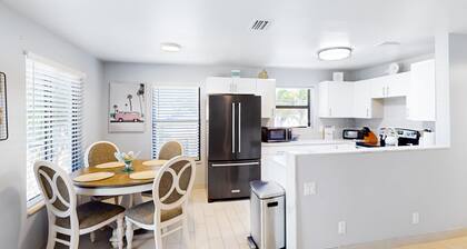 2nd-floor dog-friendly condo near the beach with patio, firepit, W/D, AC