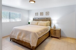 2 chambres, fer et planche à repasser, accès Internet, draps fournis