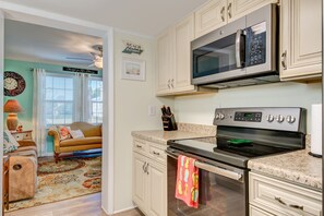 Mikrowelle, Ofen, Herdplatte, Geschirrspüler