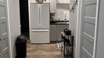 Fridge, microwave, coffee/tea maker, toaster