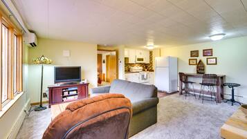 TV, DVD player, books, video library