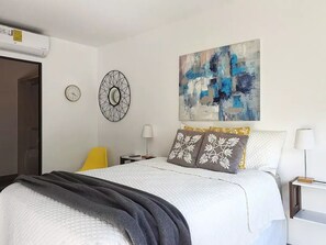 1 chambre, fer et planche à repasser, Wi-Fi, literie fournie