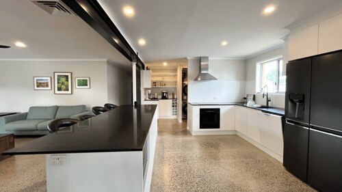 Jewel In The Crown Pet Friendly Near Currimundi Lake