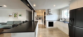 Jewel In The Crown Pet Friendly Near Currimundi Lake