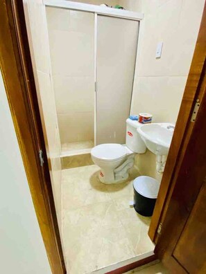 Handtücher, Seife, Toilettenpapier