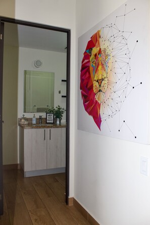 المنشأة من الداخل