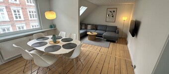 Modern apartment for 6 in city center