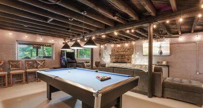 Lake views*Huge Deck*HotTub*Games*12ppl