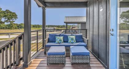 Cottage with Loft - Includes 3 queen beds (one in master and 2 in loft), a fully equipped kitchen, dining area, private bath and shower, TVs, Wifi, all utilities, access to all resort amenities. Pets are not permitted in this cottage.