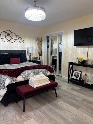 3 soverom, strykejern/-brett, reiseseng for barn og wi-fi (inkludert)