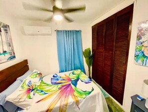 3 室のベッドルーム、アイロン / アイロン台、旅行用ベビーベッド、WiFi (無料)