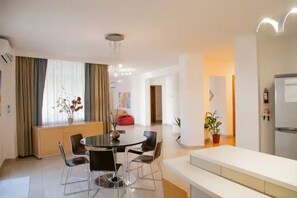 Dining - Luxurious Paceville 3BR Central Seaview (St Julian's)