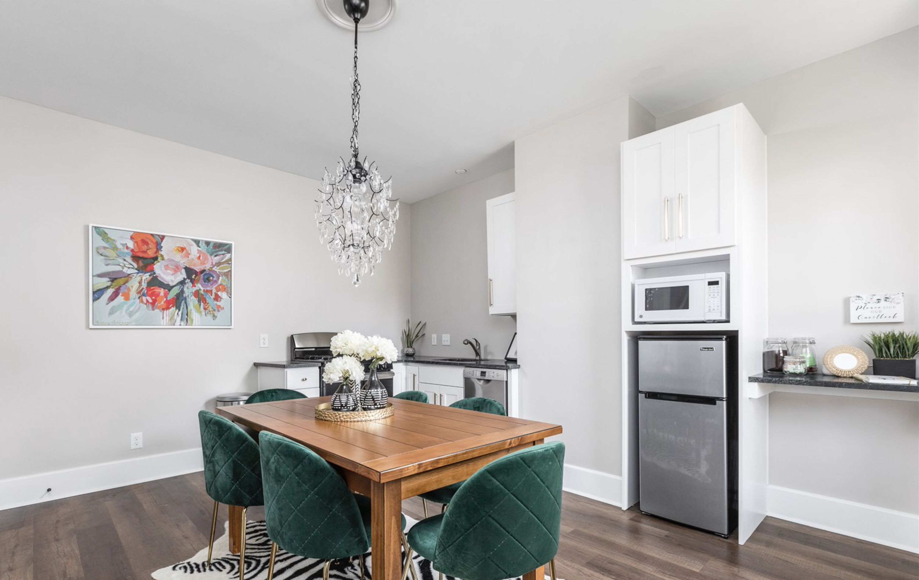 Incredible Indianapolis Home - Walkable. Sleeps 16