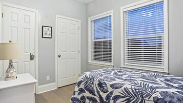 4 bedrooms, WiFi, bed sheets