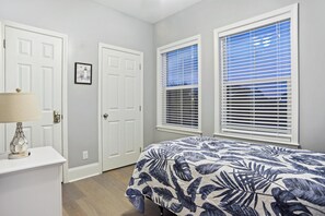 4 bedrooms, WiFi, bed sheets