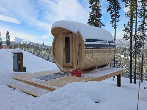 Deer Friends Cabin Escape