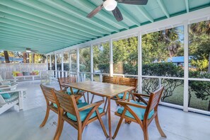 House, Multiple Beds (Tybee Twins) | Outdoor dining