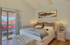 4 slaapkamers, een strijkplank/strijkijzer, reisbedje, gratis wifi