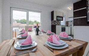Dining - Holiday home Tomislav for 12 guests near the beach (Vir)