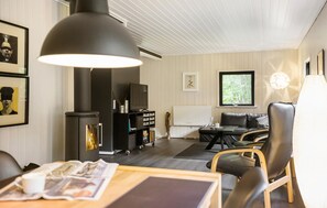 TV - Beautiful home in Give with kitchen (Give)
