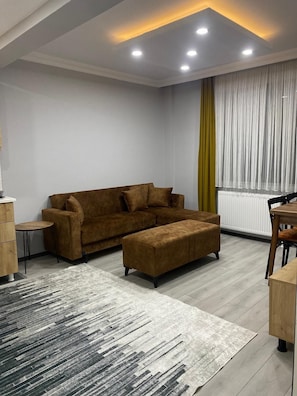 Smart TV 84 cm com canais a cabo