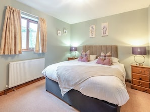 3 bedrooms, WiFi, bed sheets