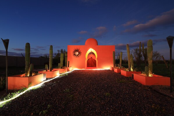 1 bedroom, down duvets, free WiFi, bed sheets