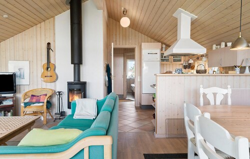 Amazing home in Frøstrup with sauna