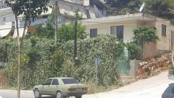 Third-party on-site parking