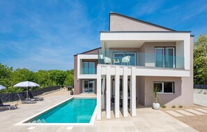 A heated pool - Gorgeous home in Garica (Garica)