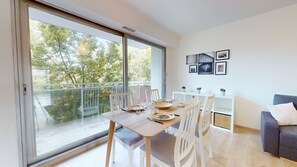 Dining - La Fecht 1 parking Proche gare (Colmar)