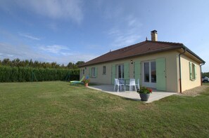 Terrace/patio - Le Paradis de L'orient (PUITS ET NUISEMENT)