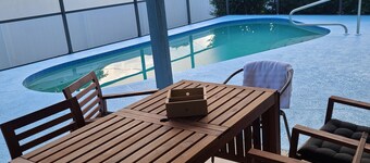 House South Venice, 5 's for a reason - comfortable @ the heart of Florida Life