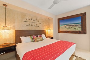 Habitació Deluxe | Roba de llit d'alta qualitat i caixa forta a l'habitació 