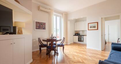 Top view luxury apartment Piazza del Popolo