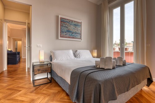 Top view luxury apartment Piazza del Popolo