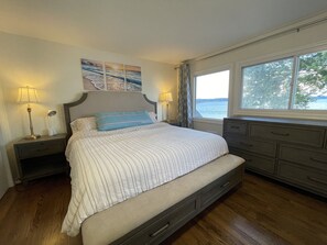 5 bedrooms, iron/ironing board, WiFi, bed sheets