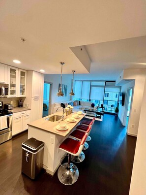 Fridge, microwave, oven, blender - The Smooth Place
(Atlanta)