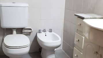 Shower, bidet, towels