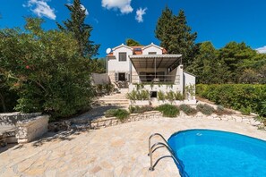 A heated pool - Villa Vinea - Beachfront villa with pool, Brac Island (Bol)