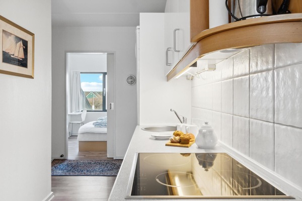 ثلاجة، فرن، موقد طهي مسطح، غسالة أطباق