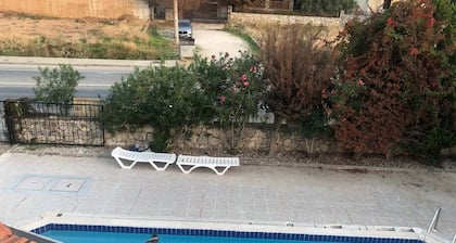 Ölüdeniz villa with Pool for family
On the way of Ölüdeniz. Big area barbacu…..