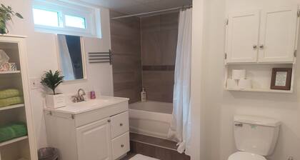 1 bedroom basement suite, private entrance, safe,quiet ,tree lined neighborhood.