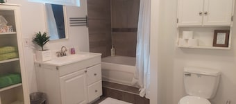 1 bedroom basement suite, private entrance, safe,quiet ,tree lined neighborhood.