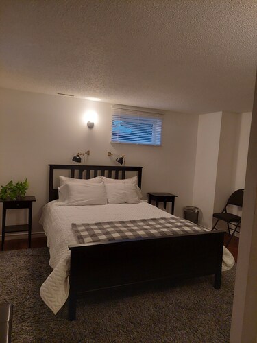 1 bedroom basement suite, private entrance, safe,quiet ,tree lined neighborhood.