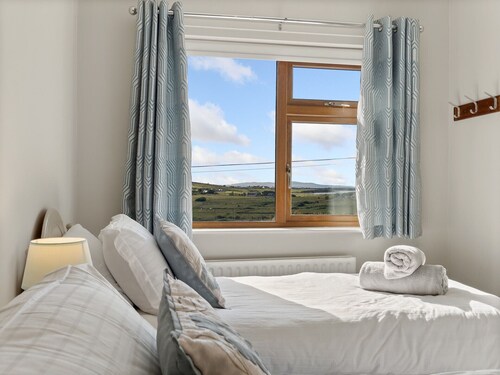 Mourneen Cottage with stunning views