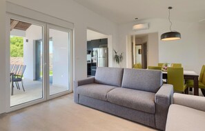 Fernseher, Stereoanlage