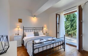 4 Schlafzimmer, Bügeleisen/Bügelbrett, Reisekinderbett, kostenloses WLAN