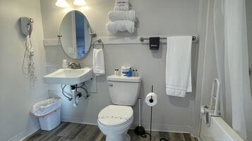 Basic Suite, 1 Bedroom | Bathroom | Shower