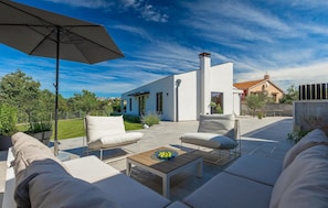 Terrace/patio - Gorgeous home in Burici (Burici)